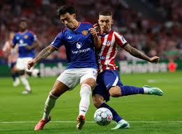 Martinez starts for Man Utd after o...